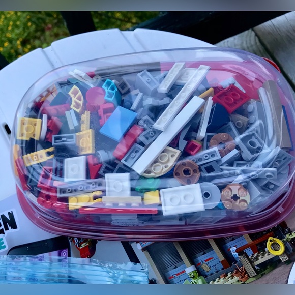 LEGO Hidden Side 70422 Shrimp Shack Attack Building Block Set *Missing One Leaf - Picture 8 of 16